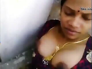 Older Tamil aunty gets wild in bed